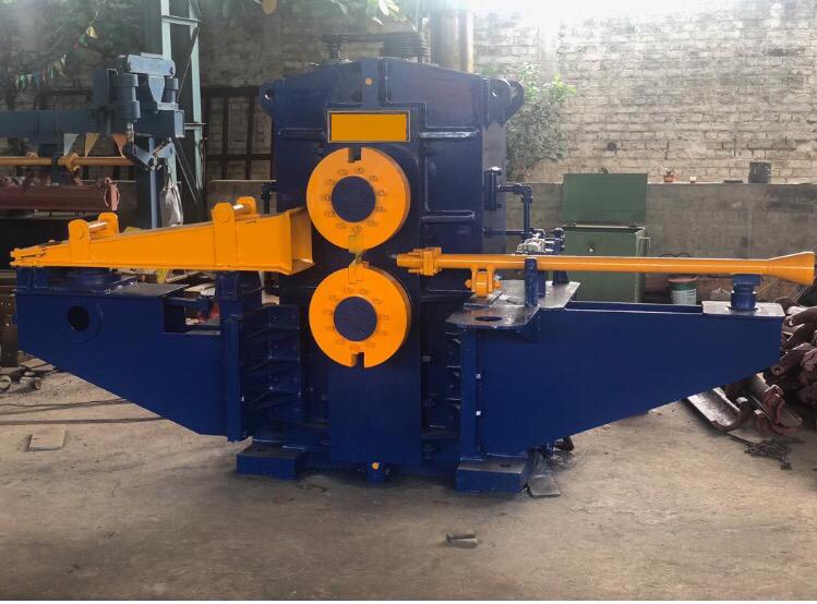 Continuous Shears with inbuilt servo motor shifting mechanism